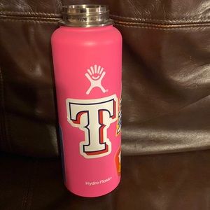 Pink Hydroflask water bottle
